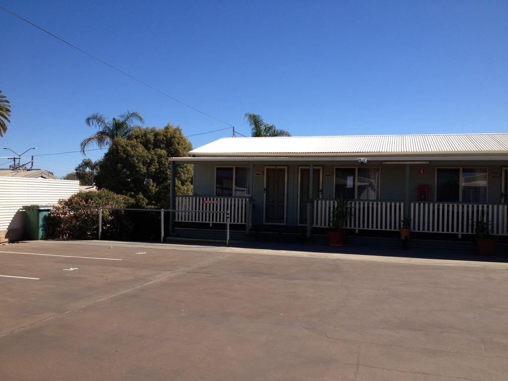 Warrego Motel Charleville Exterior photo